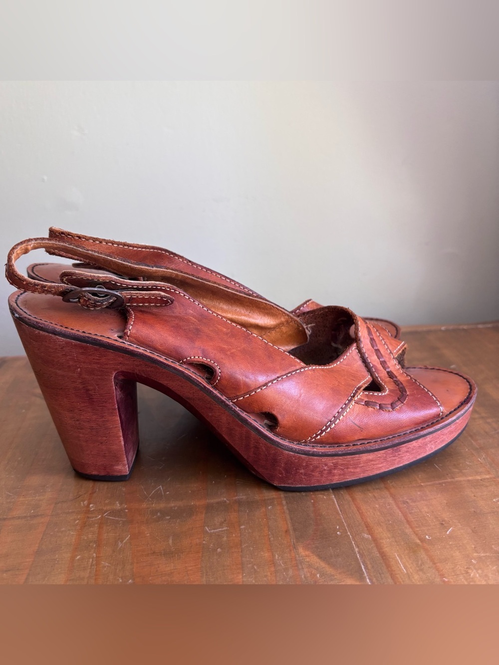 Vintage 1970s Thom McAn Redwood Platform Sandals-Brown Leather-Women's Size 9B